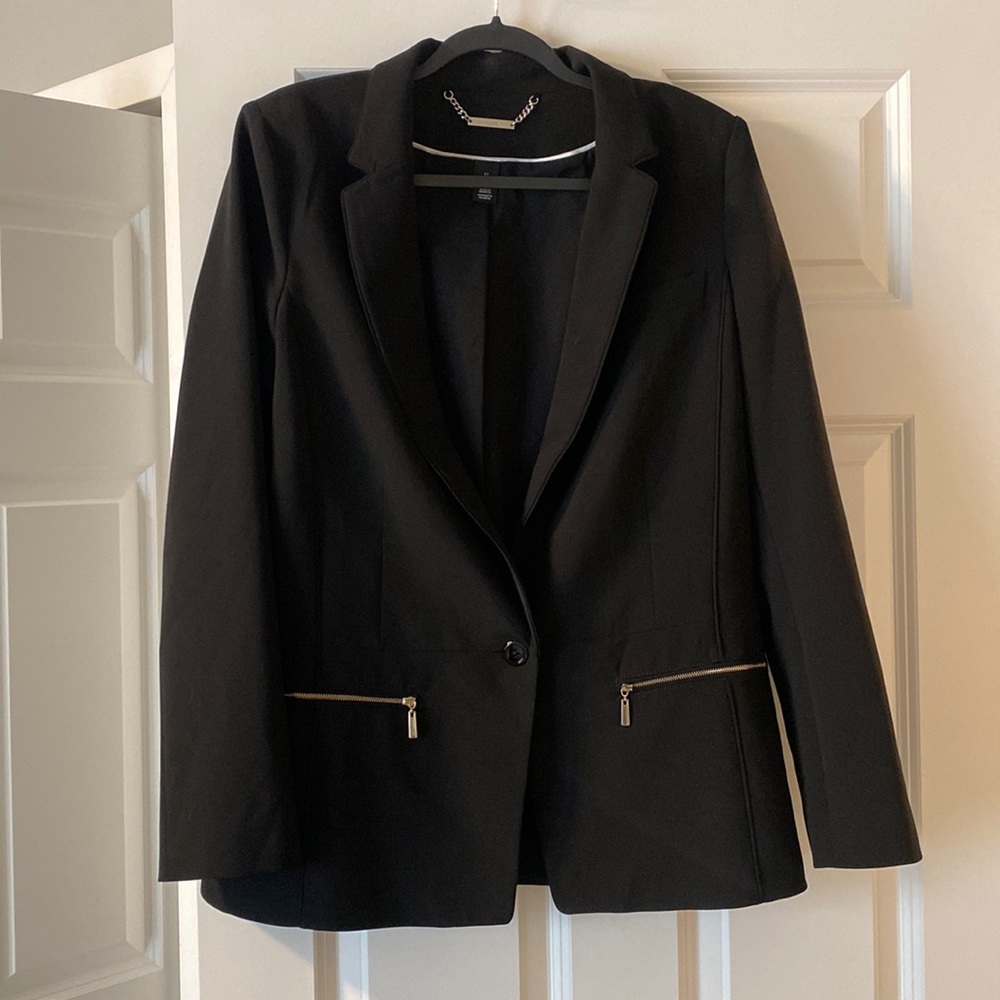 White House Black Market Black Blazer. Size 12. Classy Blazer. Worn once ‼️